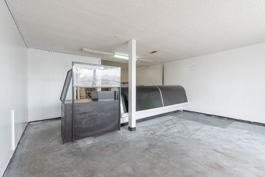 More Photos Of 1701-1709 E Artesia Blvd, Long Beach Storefront For Lease