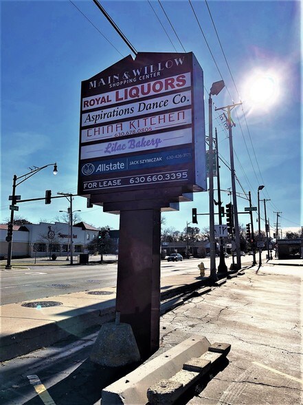 More Photos Of 340-352 S Main St, Lombard Unknown For Lease