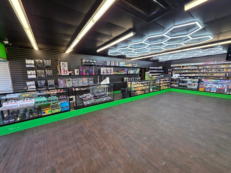 More Photos Of 2328-2338 E Washington St, Petersburg Freestanding For Sale