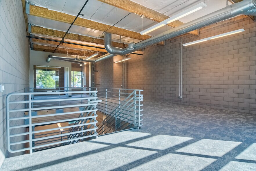 More Photos Of 2540-2546 Gateway Rd, Carlsbad Office For Sale