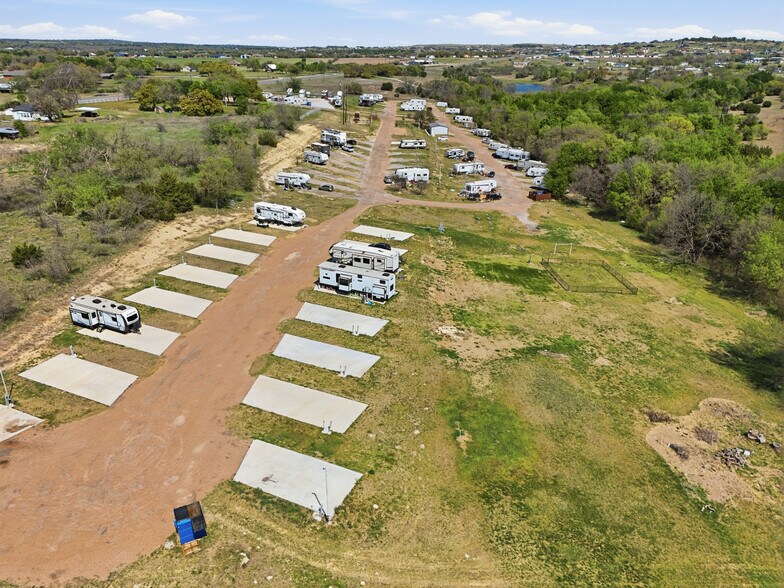 More Photos Of 5860 N FM 51, Weatherford Trailer Camper Park For Sale