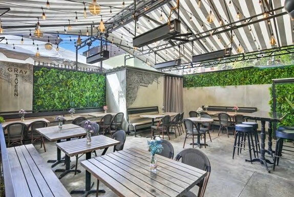 More Photos Of 10964 Ventura Blvd, Studio City Restaurant For Lease