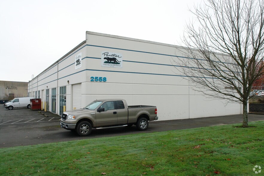More Photos Of 2558-2568 Pringle Rd SE, Salem Warehouse For Lease