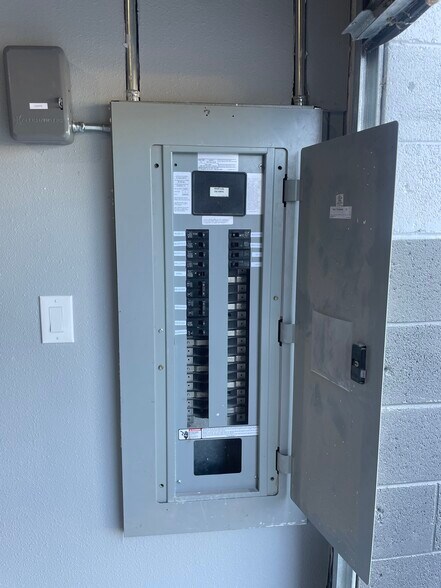 More Photos Of 11891 Beach Blvd, Stanton Auto Repair For Sale