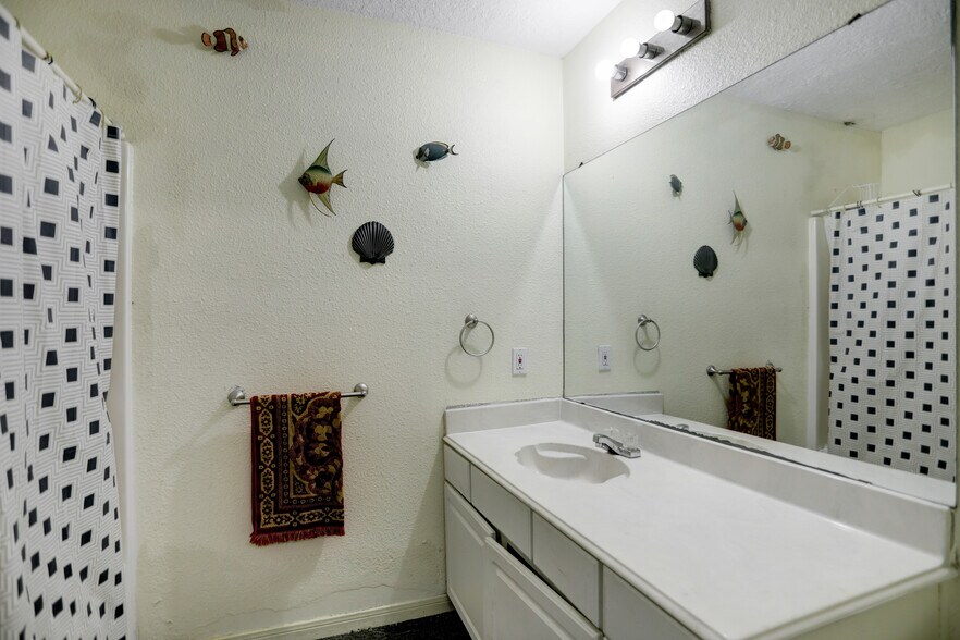 More Photos Of 6611 Stewart Rd, Galveston Specialty For Sale