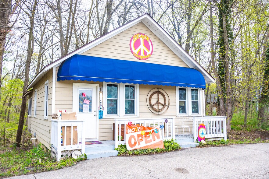 More Photos Of 17656 US Highway 12, New Buffalo Office For Sale