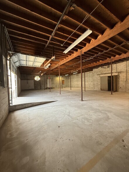 More Photos Of 1624 4th St S, Saint Petersburg Warehouse For Sale