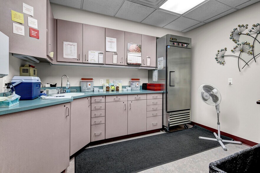 More Photos Of 1511 Northway Dr, Saint Cloud Medical For Sale