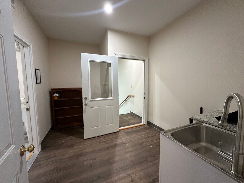 More Photos Of 580 Madison Ave, North Liberty Office For Sale