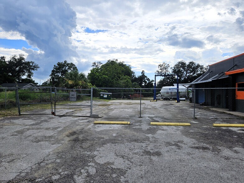 More Photos Of 15217 US 301, Dade City Office For Sale
