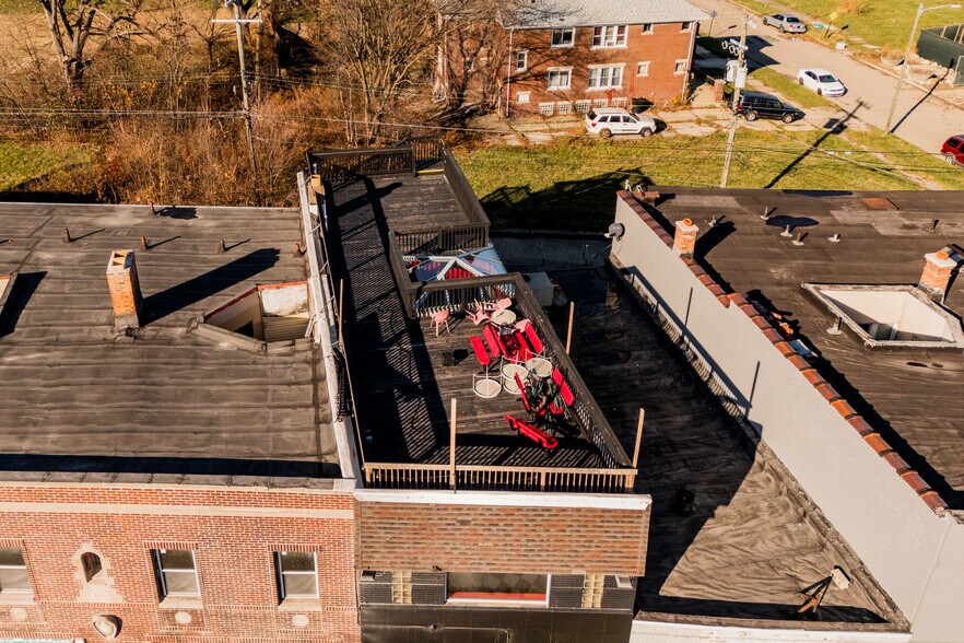 More Photos Of 15421 Mack Ave, Detroit Bar For Sale