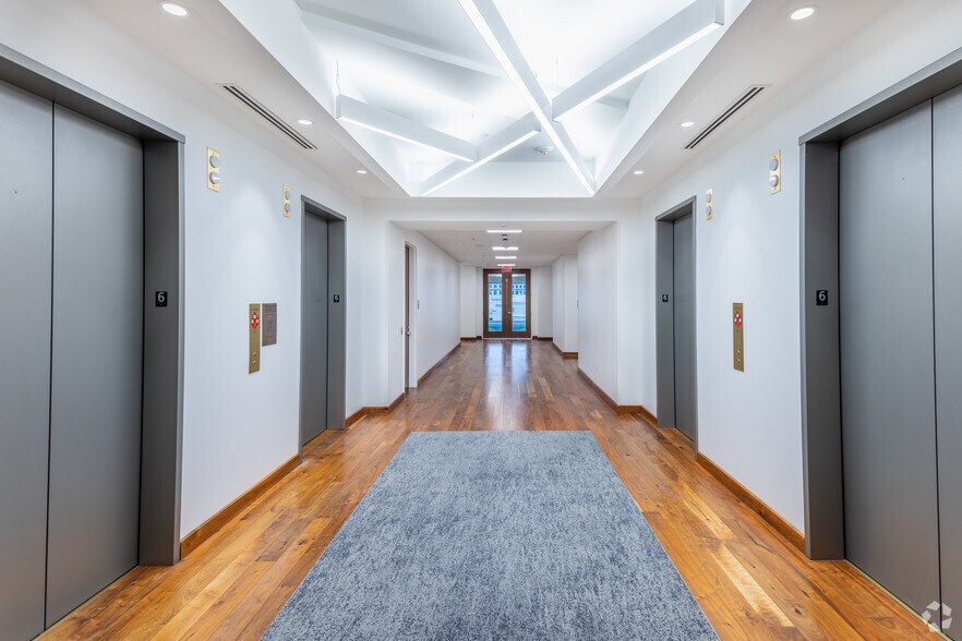 More Photos Of 4350 Congress St, Charlotte Office For Lease