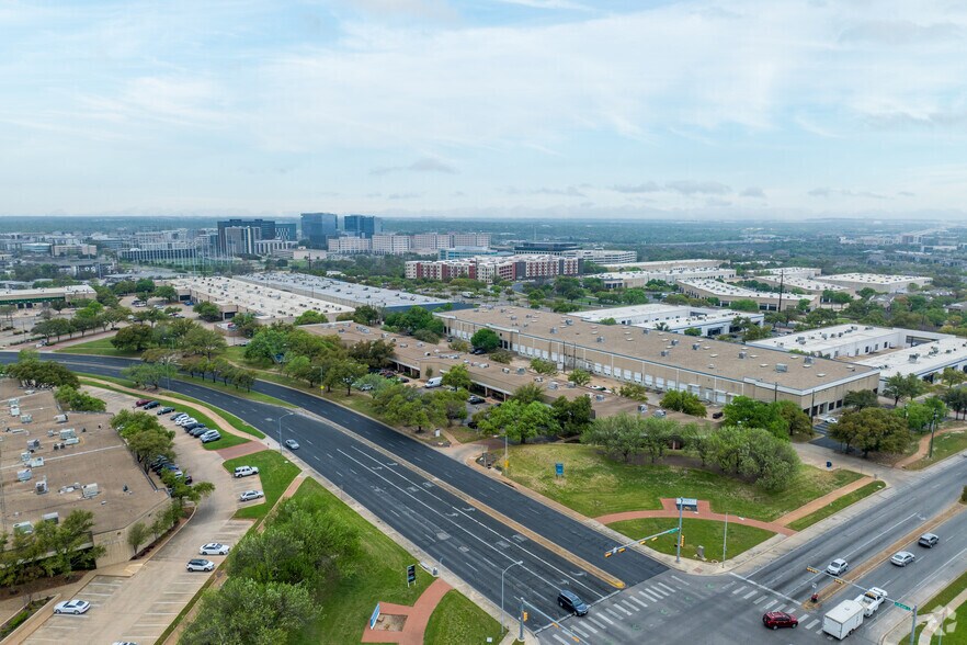 More Photos Of 2120 W Braker Ln, Austin Light Distribution For Lease