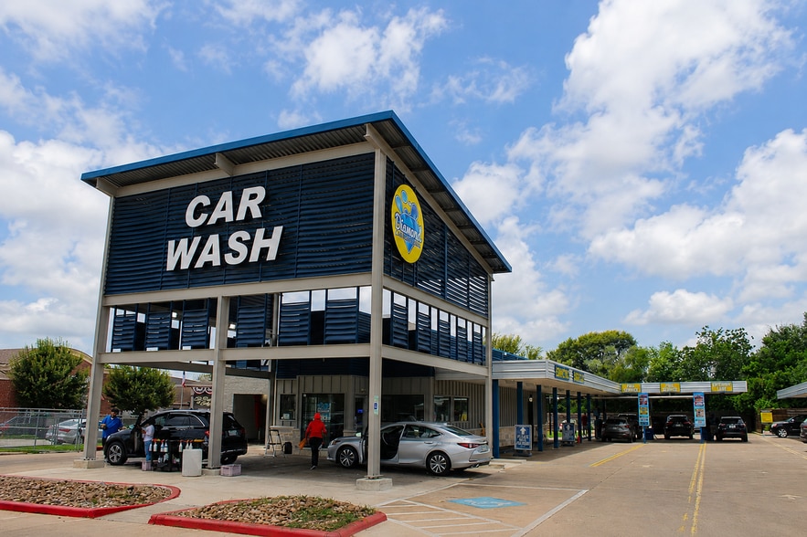 Primary Photo Of 7991 Bellfort Ave, Houston Service Station For Sale