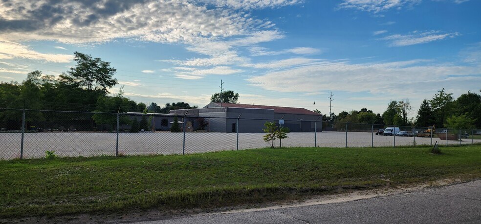 More Photos Of 601 Hyde St, Kalkaska Warehouse For Sale