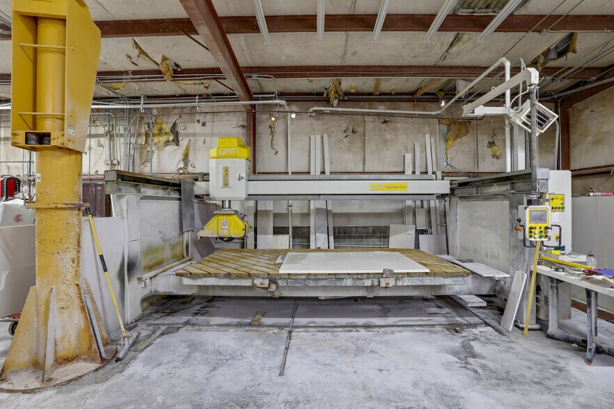 More Photos Of 1385 English St NW, Atlanta Warehouse For Sale