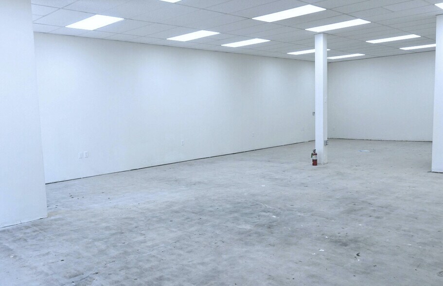 More Photos Of 1277 Garnet Ave, San Diego Storefront Retail Office For Lease