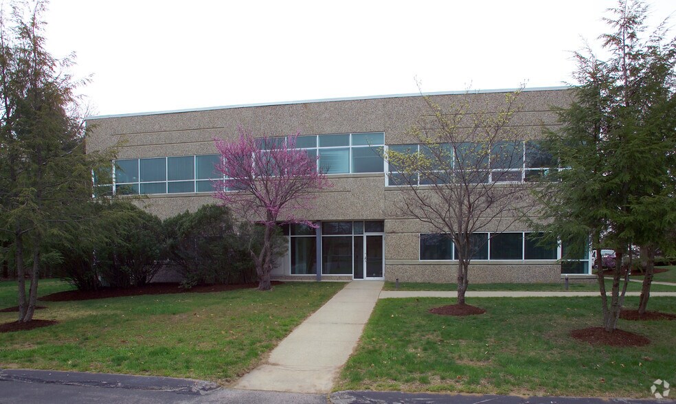 More Photos Of 540 Myles Standish Blvd, Taunton Office For Lease