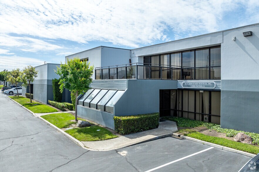 More Photos Of 1215-1223 N Tustin Ave, Anaheim Light Distribution For Sale