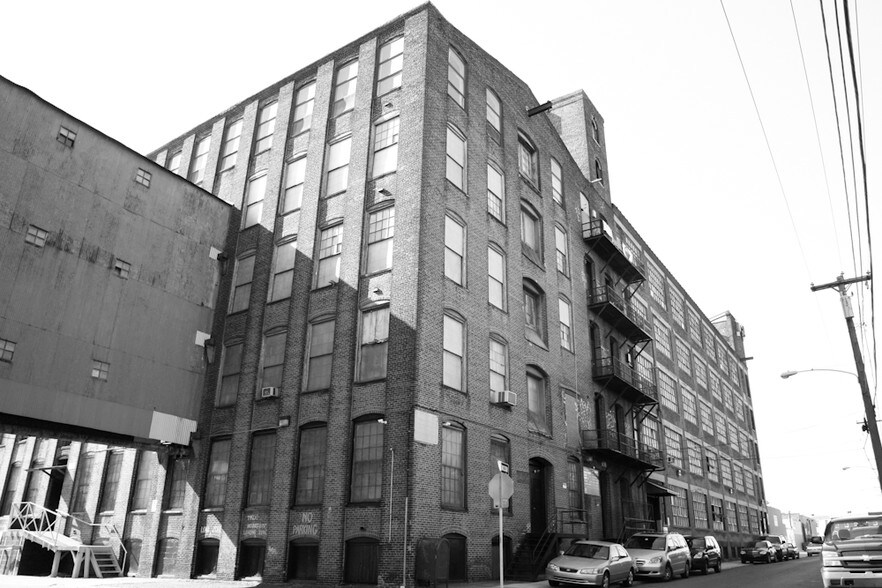 More Photos Of 2095 E Willard St, Philadelphia Warehouse For Lease