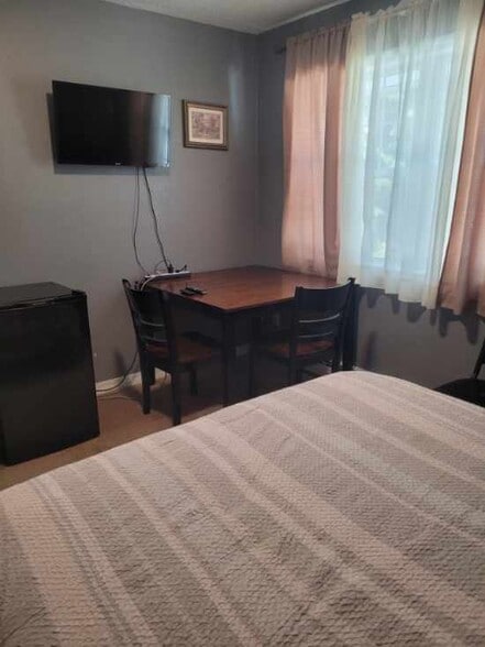 More Photos Of 205 A St, Fairbanks Hotel For Sale