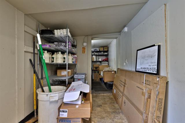 More Photos Of 20 Public Way, Quechee Restaurant For Sale