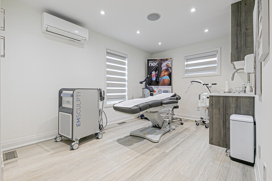 More Photos Of 72 Prospect St, Newmarket Office For Sale