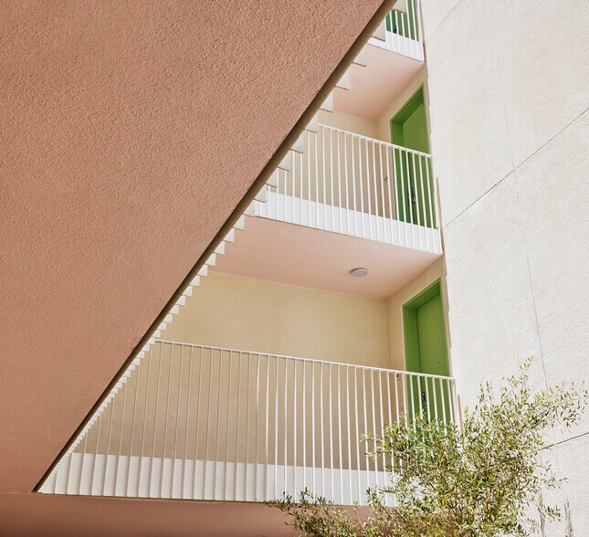 More Photos Of 636 N Juanita Ave, Los Angeles Apartments For Sale