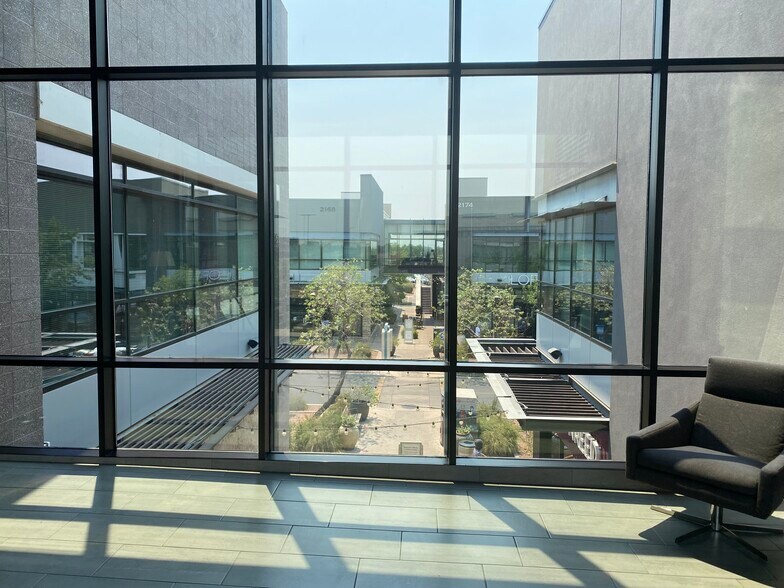 More Photos Of 2200 E Williams Field Rd, Gilbert Storefront Retail Office For Lease