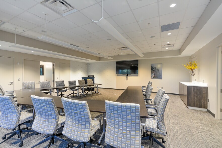 More Photos Of 900 S Shackleford Rd, Little Rock Office For Lease