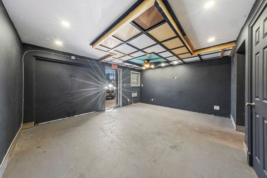 More Photos Of 3569 NW 10th Ave, Oakland Park Warehouse For Lease