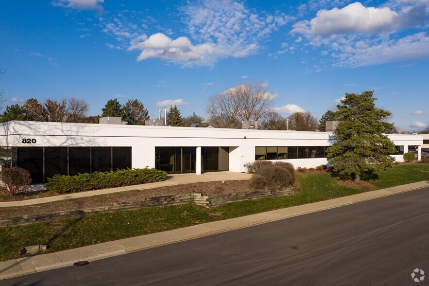 Primary Photo Of 800 Springer Dr, Lombard Office For Lease