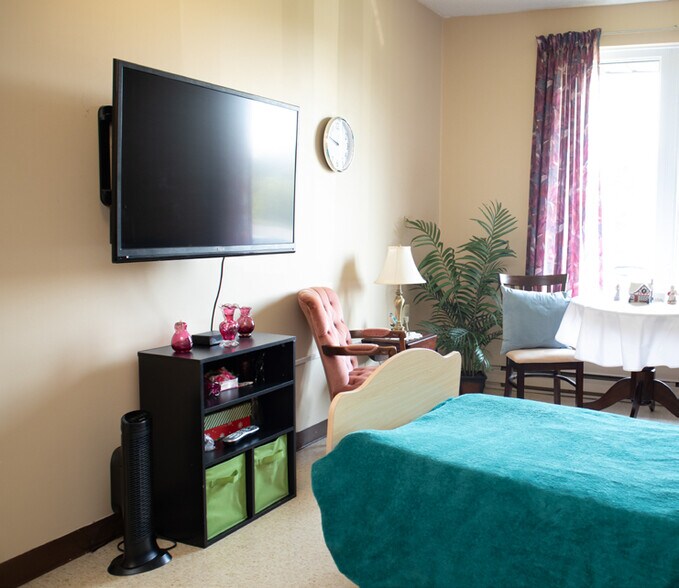 More Photos Of 1155 Water St, Peterborough Assisted Living For Sale