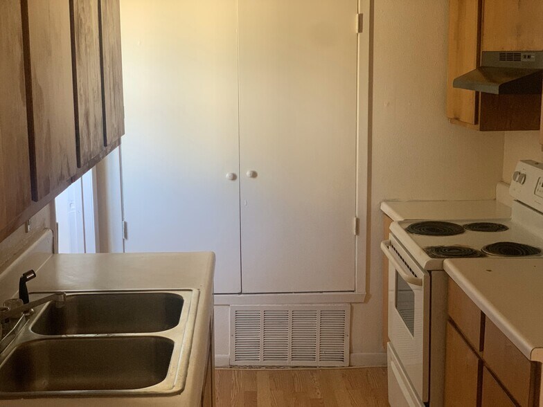 More Photos Of 1605 10th St, Corpus Christi Specialty For Sale