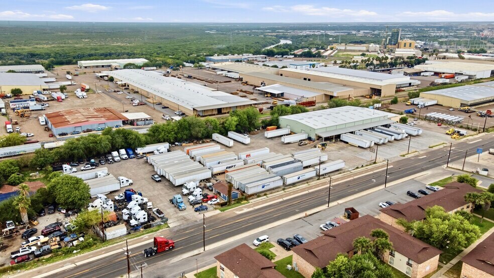 More Photos Of 6200 Santa Maria Ave, Laredo Distribution For Lease