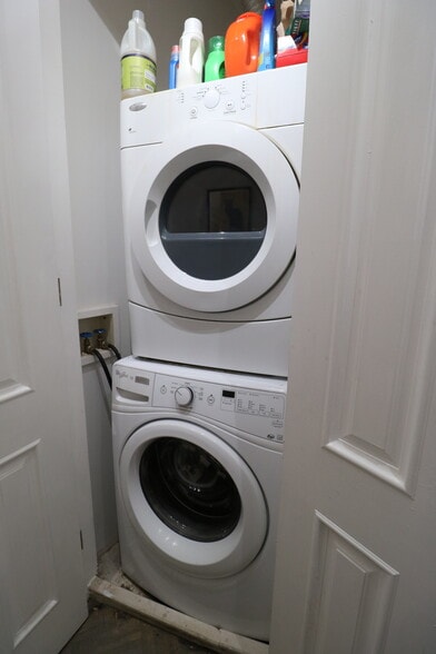 More Photos Of 102 W 29th St, New York Storefront Retail Residential For Lease