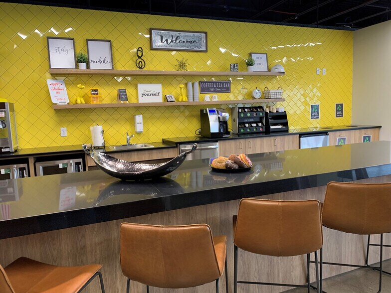 More Photos Of 4050 W Ridge Rd, Rochester Coworking Space