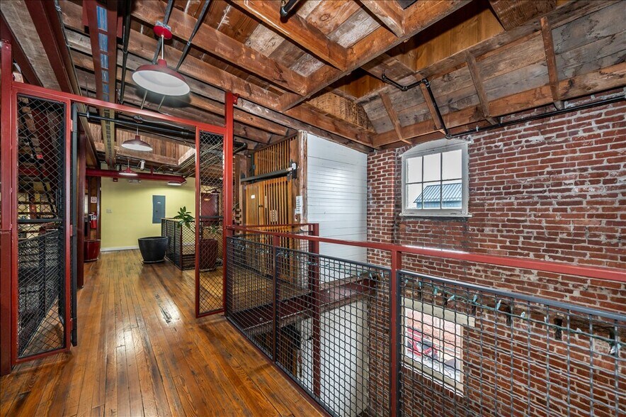 More Photos Of 47 E All Saints St, Frederick Loft Creative Space For Sale