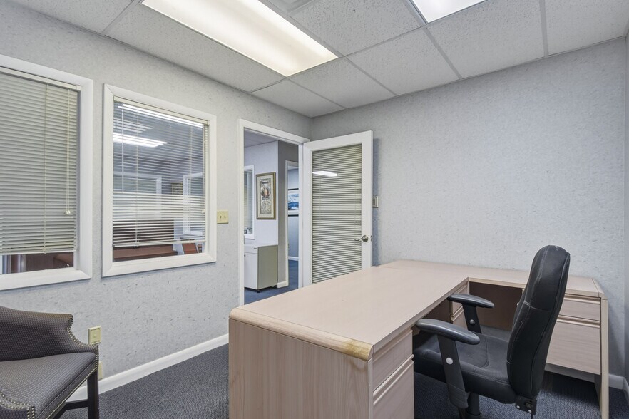 More Photos Of 1840 Dunn Ave, Jacksonville Medical For Lease