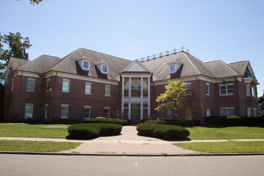 Primary Photo Of 26862 Woodward Ave, Royal Oak Office For Lease