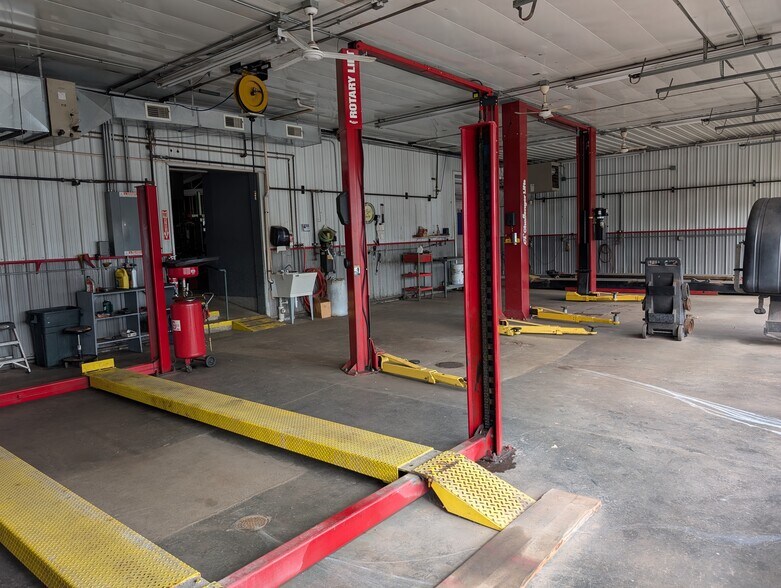 More Photos Of 400 Blackburn St, Ripon Specialty For Sale