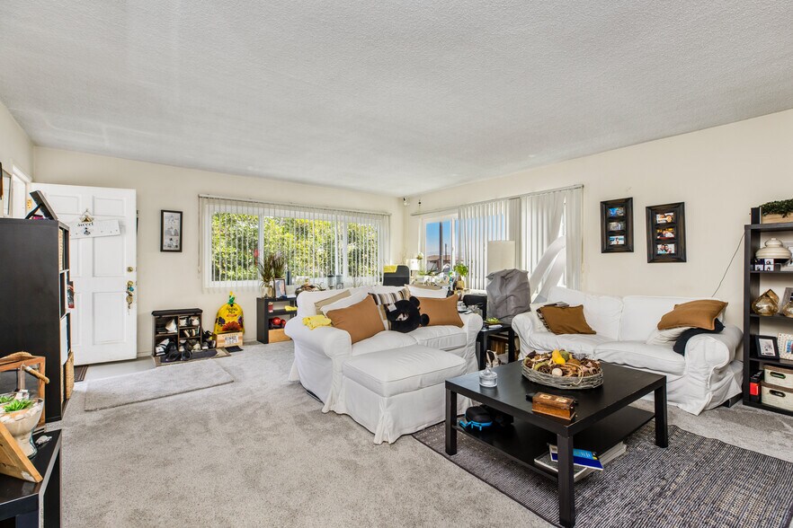 More Photos Of 1021 W 14th St, San Pedro Apartments For Sale