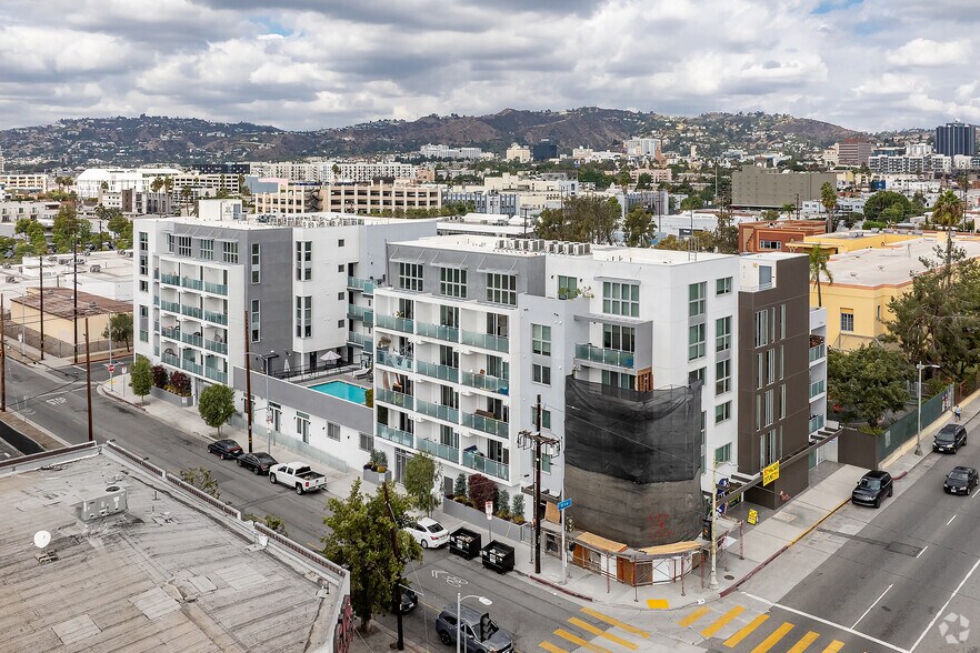 More Photos Of 901 Vine St, West Hollywood Apartments For Lease