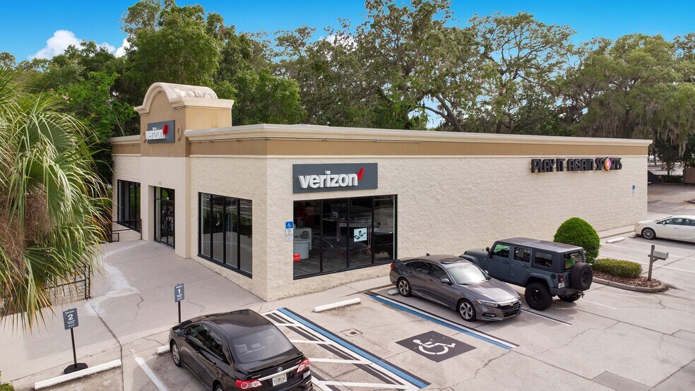 More Photos Of 950-954 N State Road 434, Altamonte Springs Freestanding For Lease