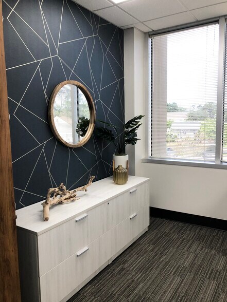 More Photos Of 3029 S Sherwood Forest Blvd, Baton Rouge Loft Creative Space For Lease