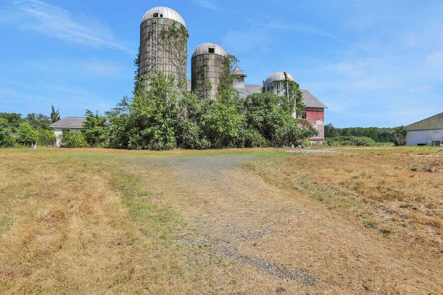 More Photos Of 38 Browns Rd, Westtown Land For Sale