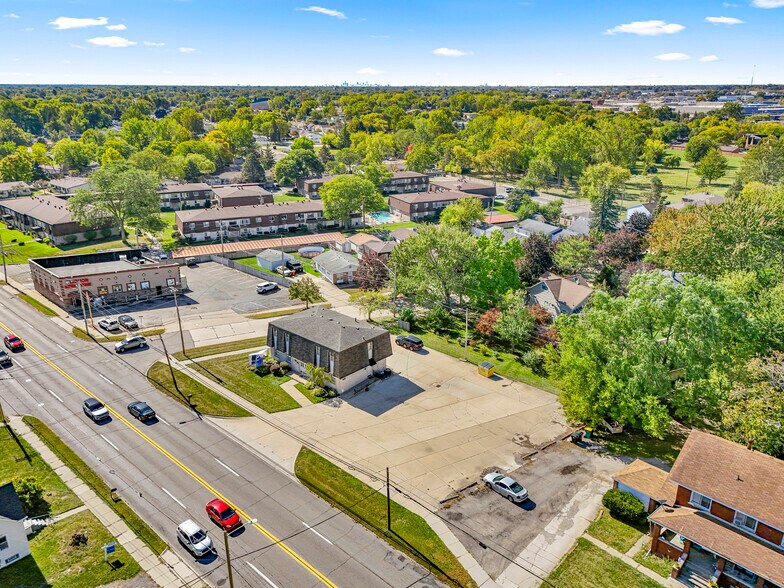 More Photos Of 30401 Utica Rd, Roseville Office For Sale