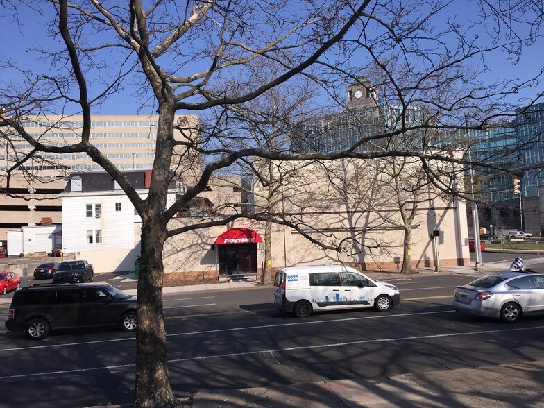 More Photos Of 680 E Main St, Stamford Office For Lease