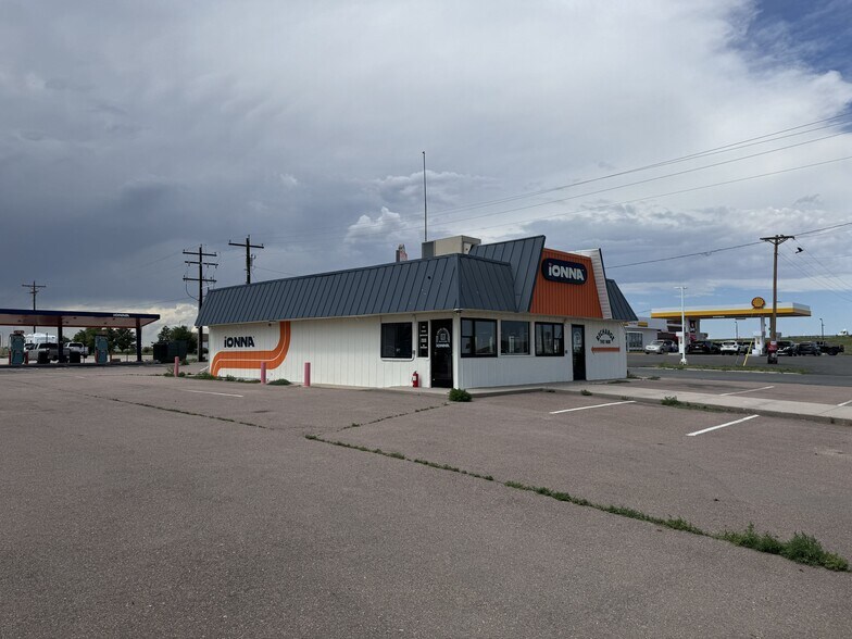 More Photos Of 290 Main St, Limon Restaurant For Lease