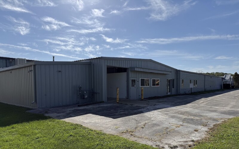 More Photos Of 1915 MacArthur Rd, Waukesha Manufacturing For Lease